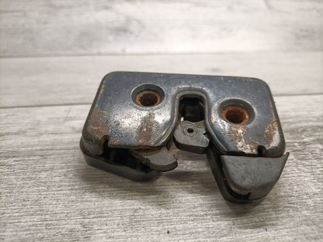 bontott VW POLO III Csomagtérajtó Zárszerkezet