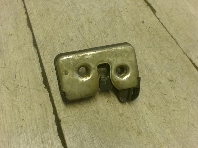 bontott VW POLO III Csomagtérajtó Zárszerkezet