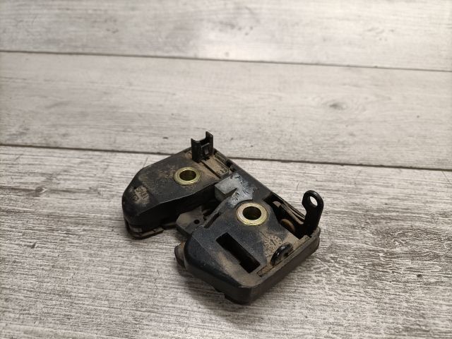 bontott VW POLO III Csomagtérajtó Zárszerkezet