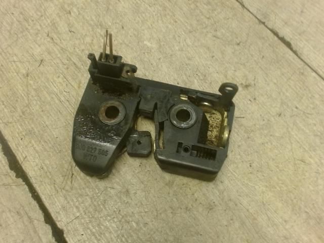 bontott VW POLO III Csomagtérajtó Zárszerkezet