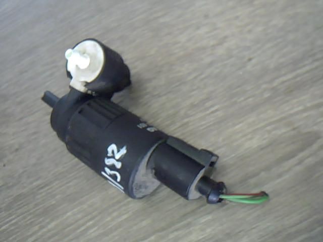 bontott VW POLO III Első Ablakmosó Szivattyú