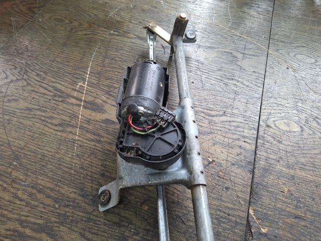 bontott VW POLO III Első Ablaktörlő Szerkezet Motorral