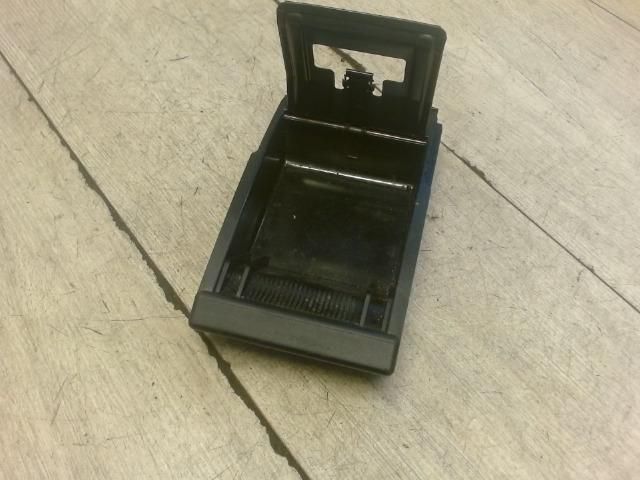 bontott VW POLO III Első Hamutartó