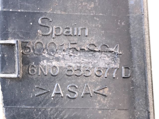 bontott VW POLO III Első Lökhárító Alsó Középső Díszrács