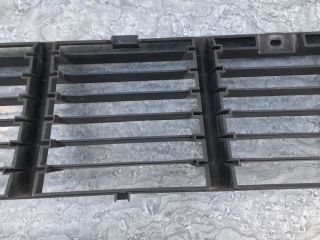 bontott VW POLO III Első Lökhárító Alsó Középső Díszrács