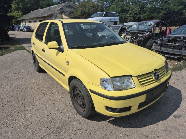 bontott VW POLO III Első Lökhárító (Részeivel)