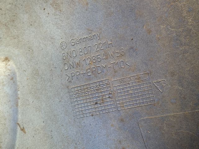 bontott VW POLO III Első Lökhárító (Részeivel)