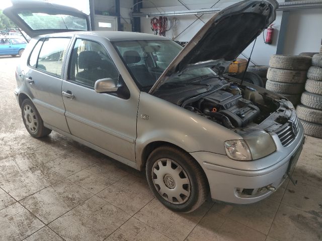 bontott VW POLO III Első Lökhárító (Üresen)