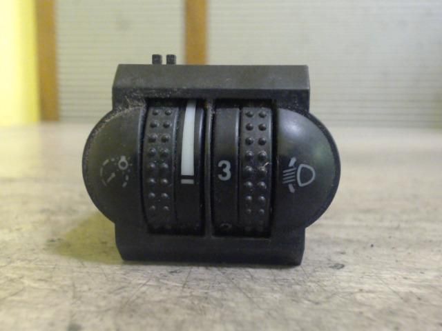 bontott VW POLO III Fényszórómagasság Állító Kapcsoló