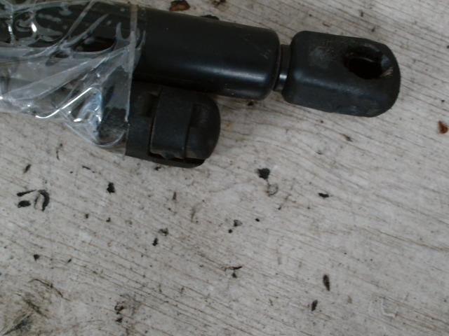 bontott VW POLO III Gázrugós Kitámasztó Teleszkóp Pár Csomagtérajtó