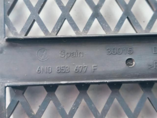 bontott VW POLO III Hűtőrács