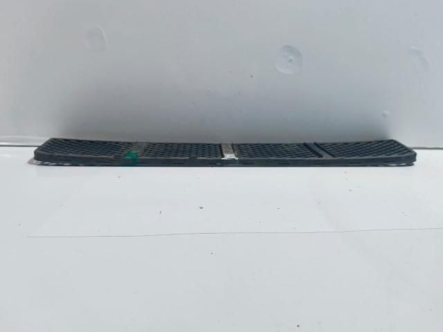 bontott VW POLO III Hűtőrács