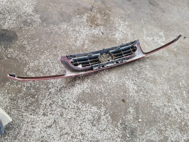 bontott VW POLO III Hűtőrács