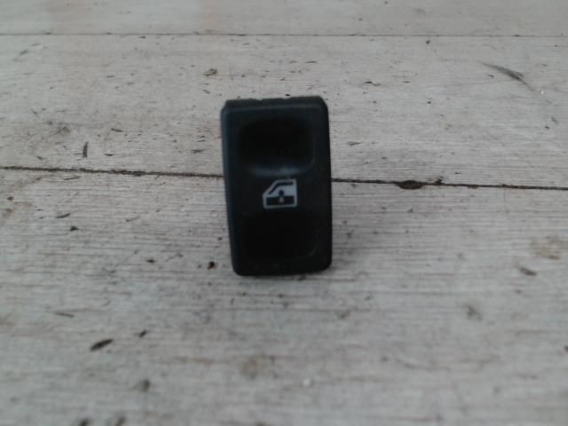bontott VW POLO III Jobb első Ablakemelő Kapcsoló