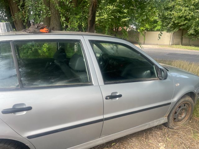 bontott VW POLO III Jobb első Ajtó (Üres lemez)