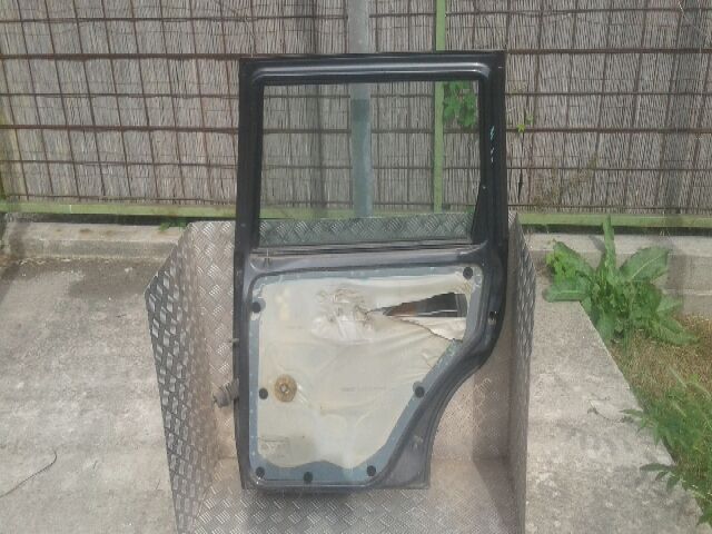 bontott VW POLO III Jobb hátsó Ajtó (Üres lemez)