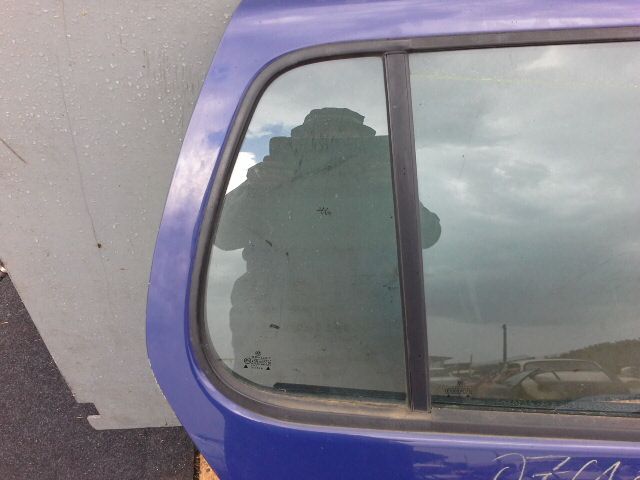 bontott VW POLO III Jobb hátsó Fixüveg (Ajtóban)