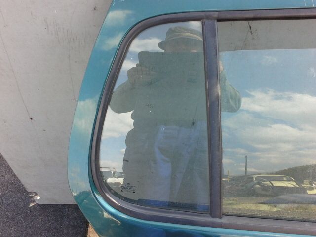 bontott VW POLO III Jobb hátsó Fixüveg (Ajtóban)