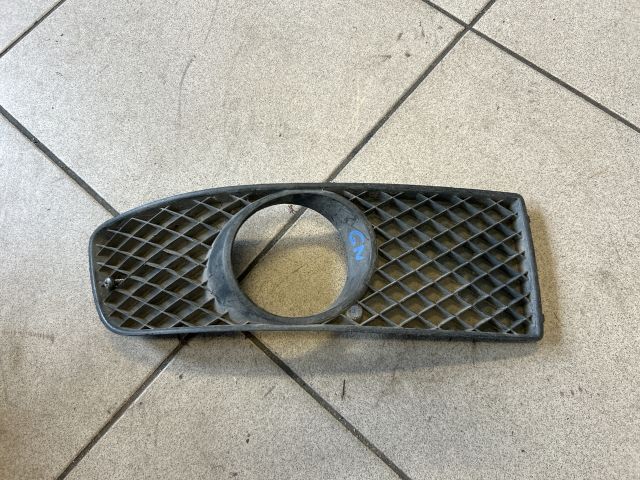 bontott VW POLO III Jobb Ködlámpa Rács