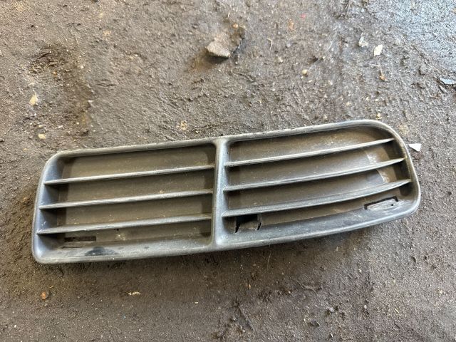 bontott VW POLO III Jobb Ködlámpa Rács