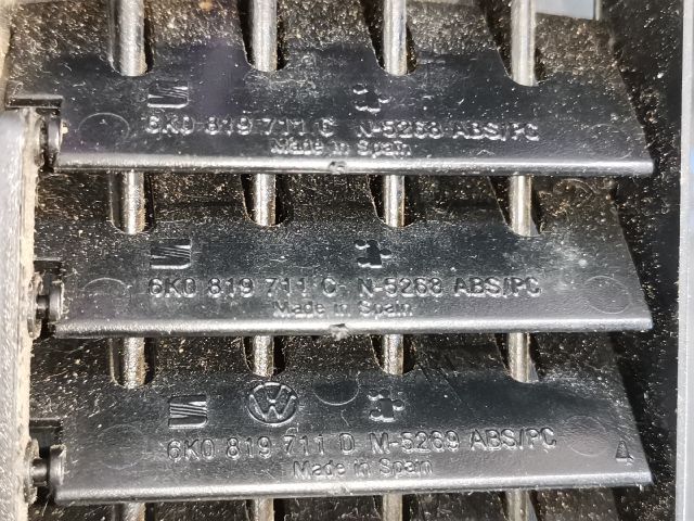 bontott VW POLO III Középső Bal Szellőző