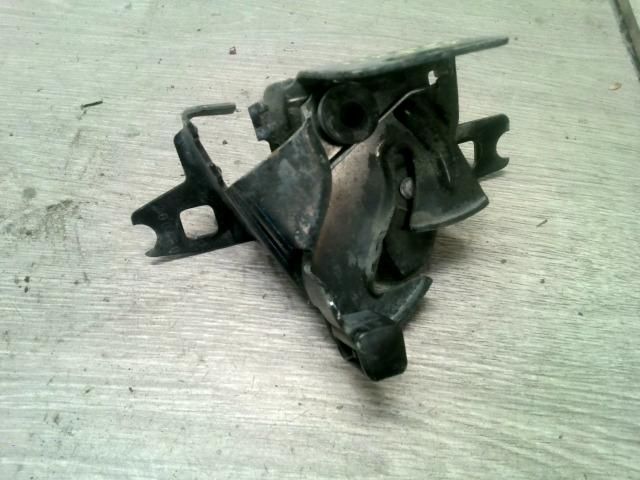 bontott VW POLO III Motorháztető Zárszerkezet