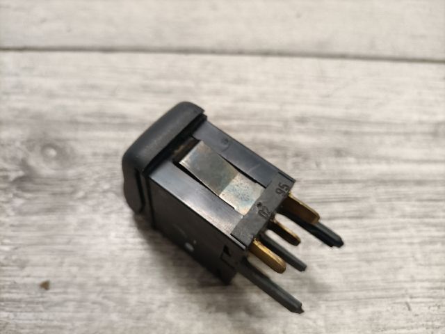 bontott VW POLO III Vészvillogó Kapcsoló