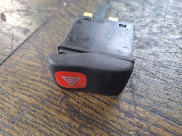 bontott VW POLO III Vészvillogó Kapcsoló