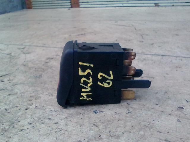 bontott VW POLO III Vészvillogó Kapcsoló