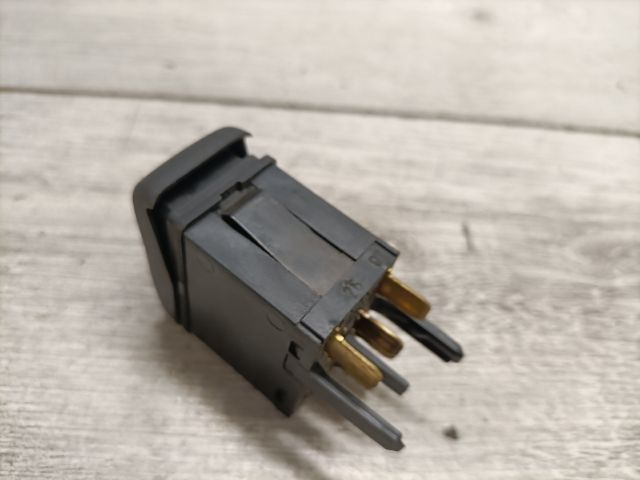 bontott VW POLO III Vészvillogó Kapcsoló