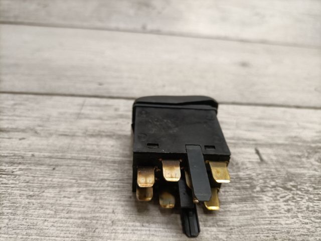 bontott VW POLO III Vészvillogó Kapcsoló