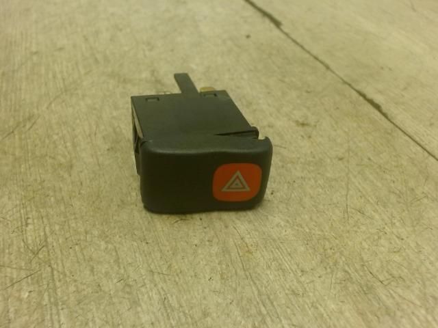 bontott VW POLO III Vészvillogó Kapcsoló