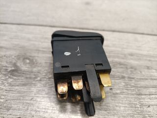 bontott VW POLO III Vészvillogó Kapcsoló