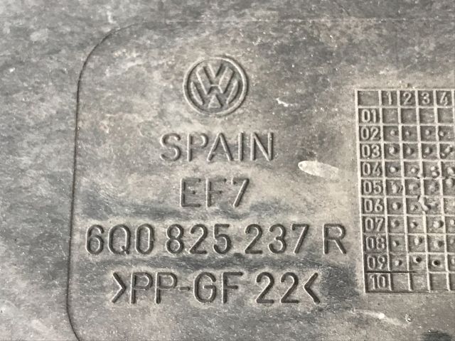 bontott VW POLO IV Alsó Motorburkolat