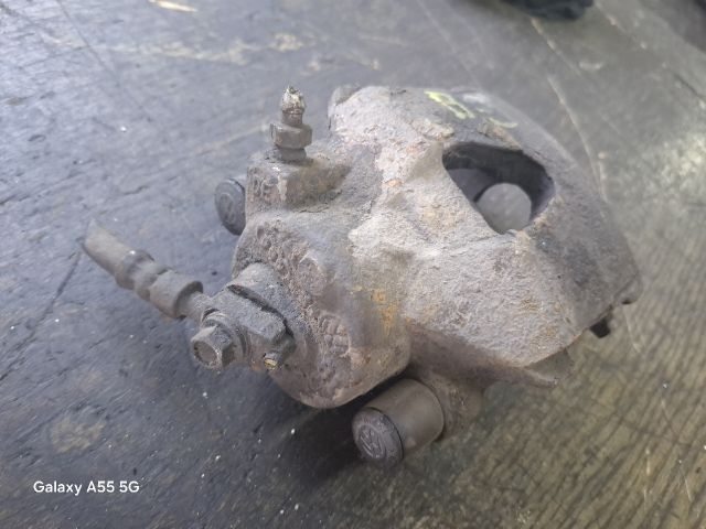 bontott VW POLO IV Bal első Féknyereg Munkahengerrel