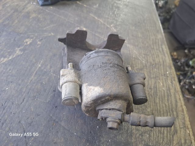 bontott VW POLO IV Bal első Féknyereg Munkahengerrel