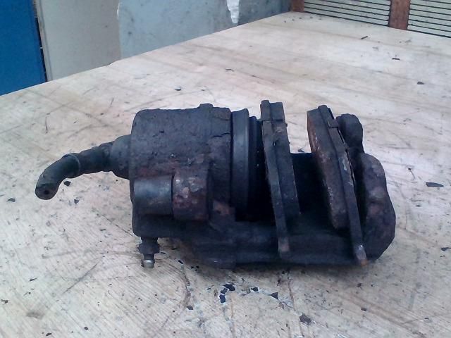 bontott VW POLO IV Bal első Féknyereg Munkahengerrel