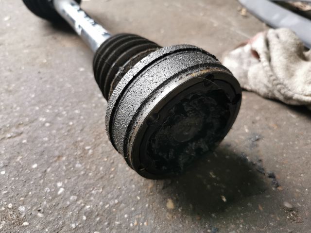 bontott VW POLO IV Bal Féltengely