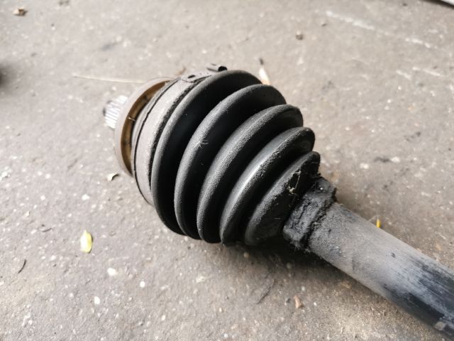 bontott VW POLO IV Bal Féltengely