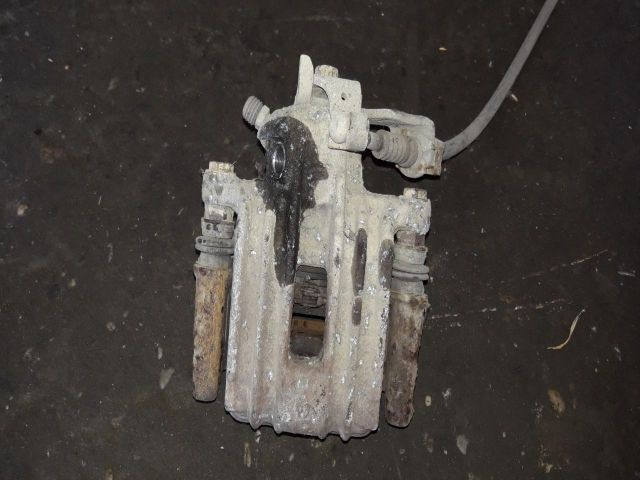 bontott VW POLO IV Bal hátsó Féknyereg Munkahengerrel