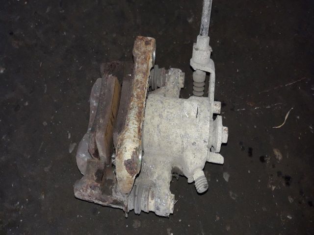 bontott VW POLO IV Bal hátsó Féknyereg Munkahengerrel