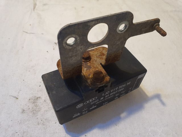 bontott VW POLO IV Hűtőventilátor Relé