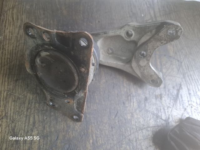 bontott VW POLO IV Motor Tartó Bak (Fém)