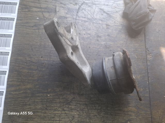 bontott VW POLO IV Motor Tartó Bak (Fém)