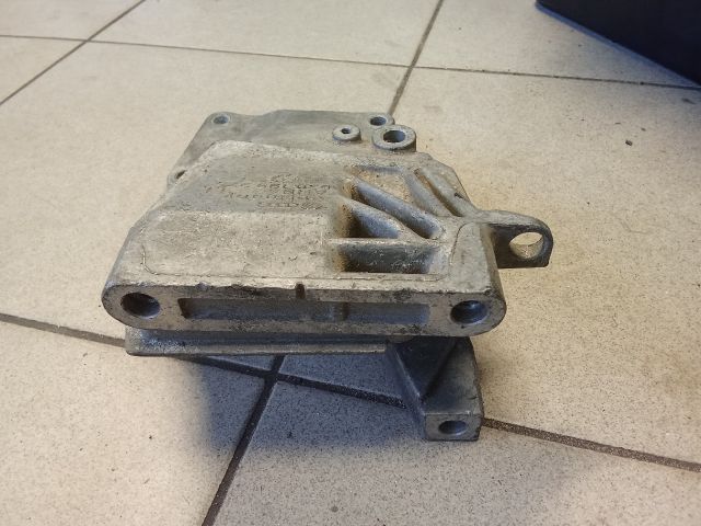 bontott VW POLO IV Motor Tartó Bak (Pozíciófüggetlen)