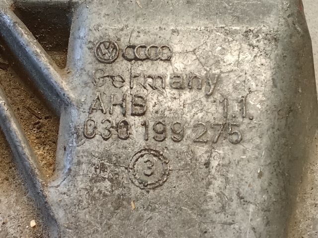 bontott VW POLO IV Motor Tartó Bak (Pozíciófüggetlen)