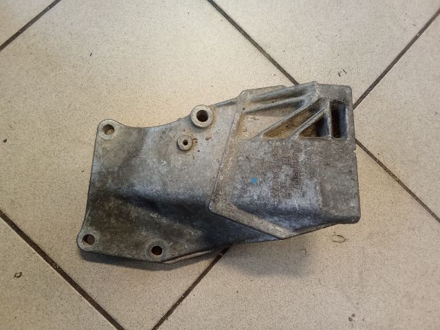 bontott VW POLO IV Motor Tartó Bak (Pozíciófüggetlen)