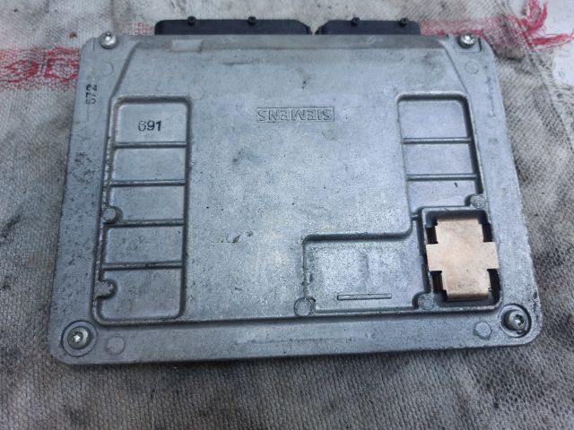 bontott VW POLO IV Motorvezérlő