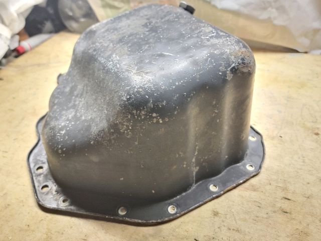 bontott VW POLO IV Olajteknő