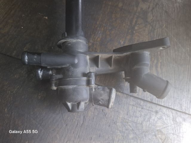 bontott VW POLO IV Termosztátház Csővel